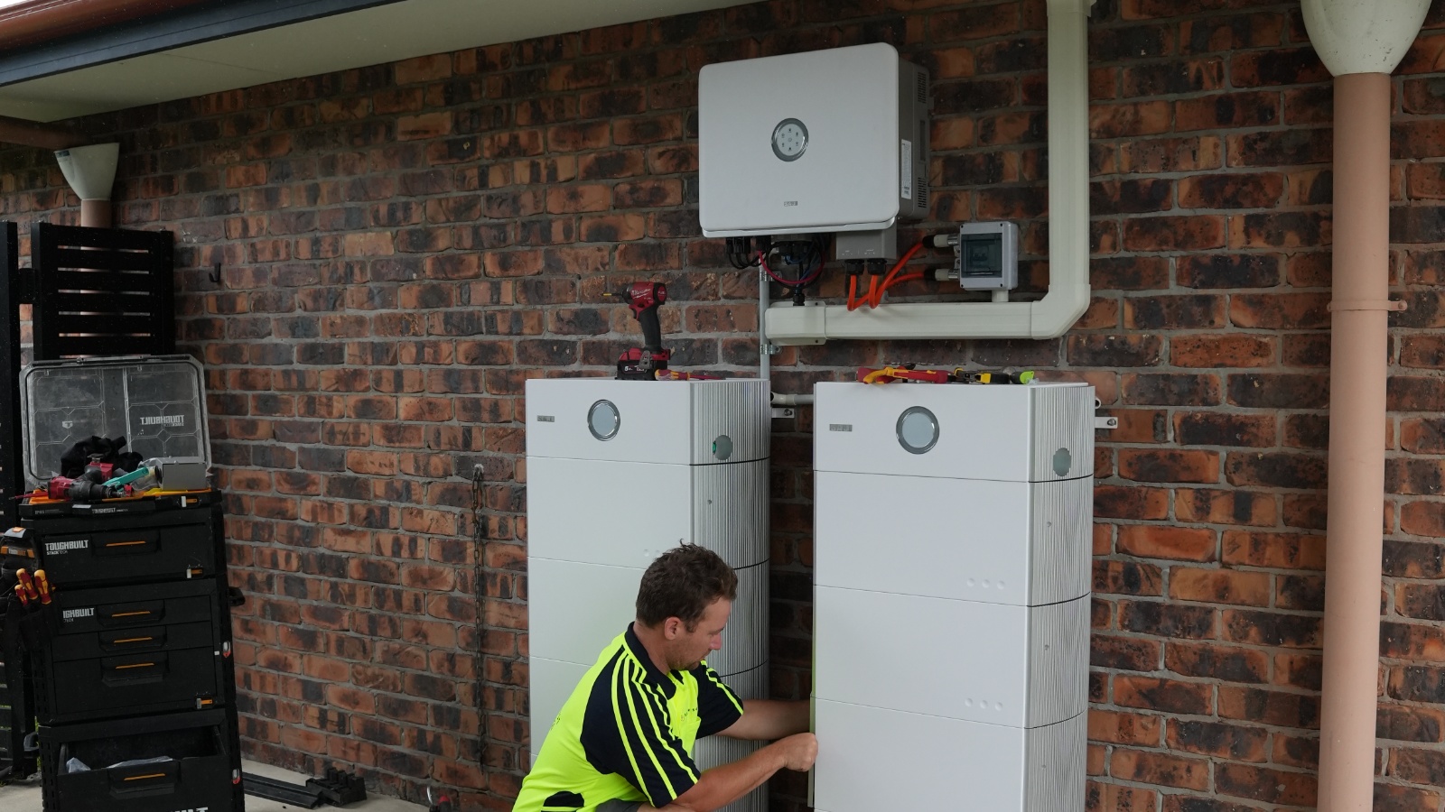 Solar Battery Blackout Protection: Will Your Lights Stay On?